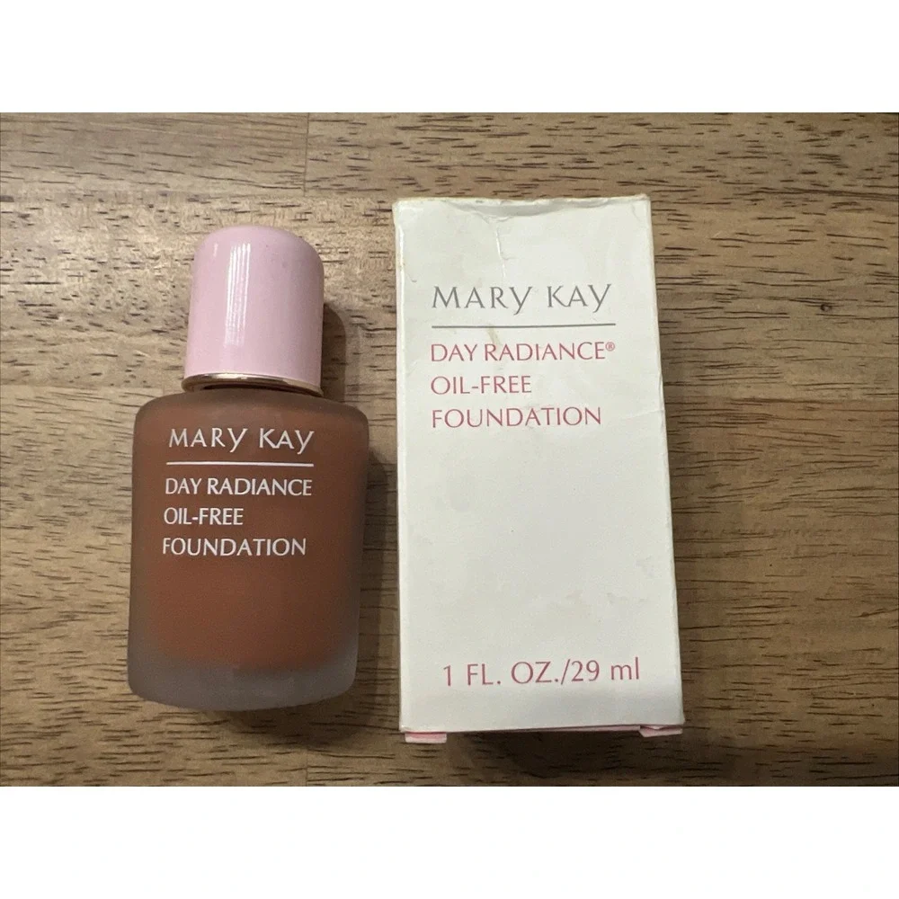 Mary Kay Day Radiance Liquid Foundation  Mahogany Bronze 6357 - 1 OZ NOS